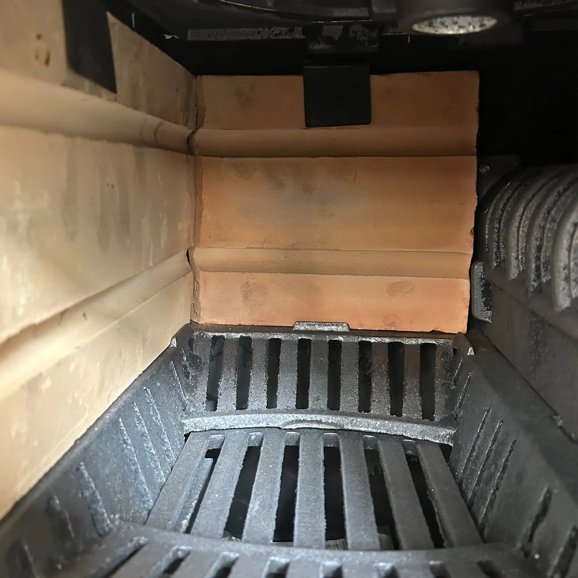 Cast Iron Stove with Oven - Brick Lined Fireplace - CastingFire